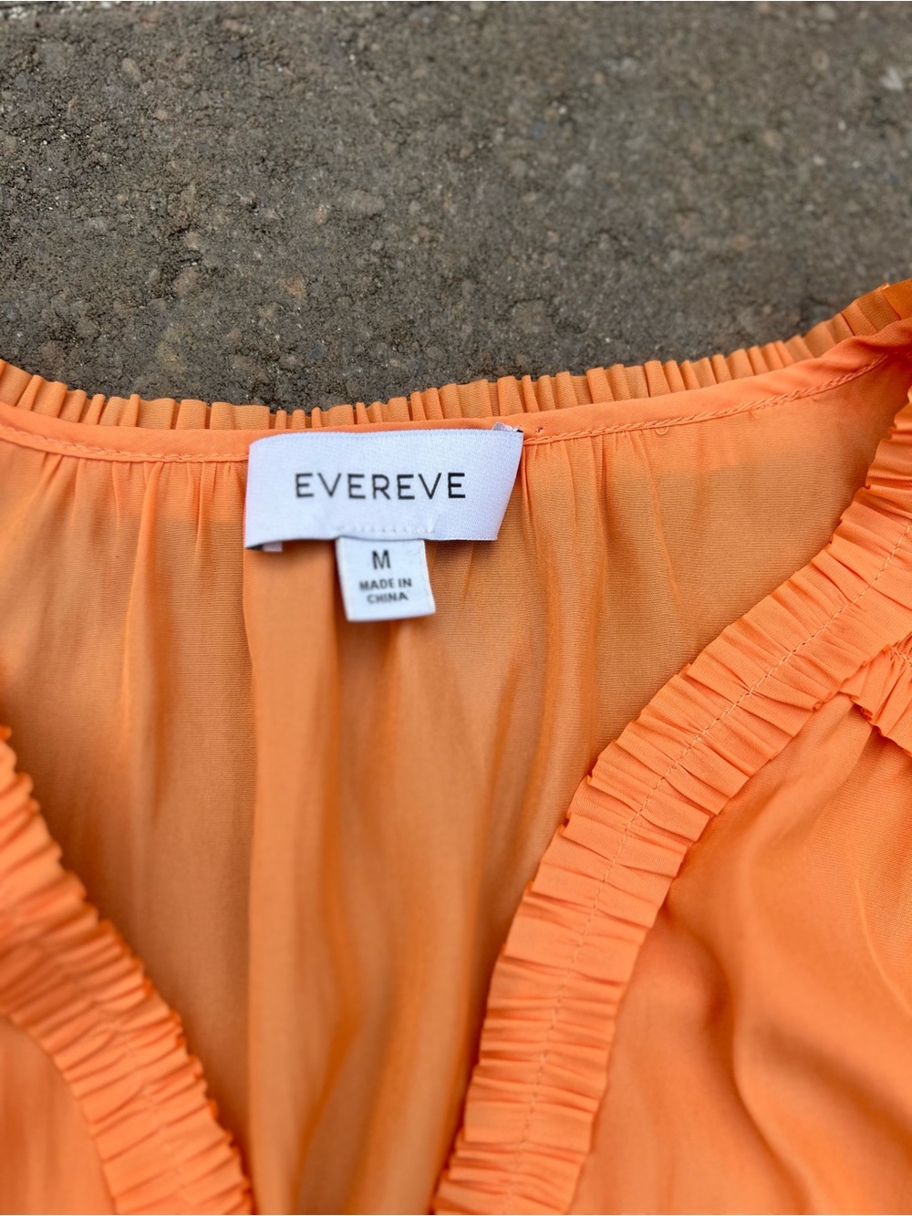 Evereve Coral Ruffle Flutter Sleeve Blouse Medium - Picture 4 of 9